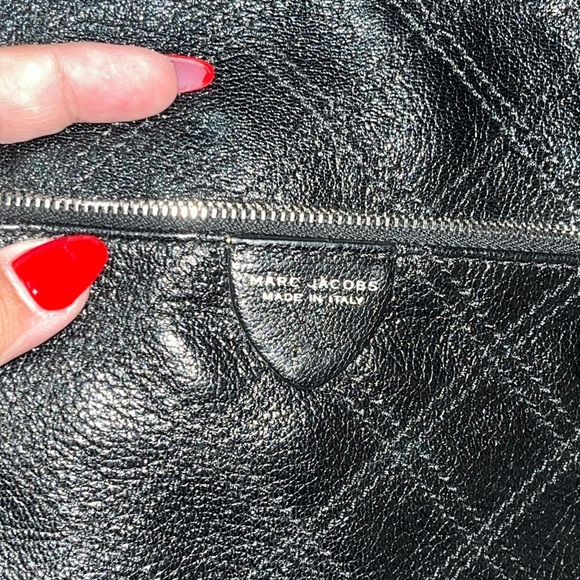 HP🎉Marc Jacobs Quilted iPad Tablet Blk Leather Case Zipper pouch on front - Picture 5 of 15